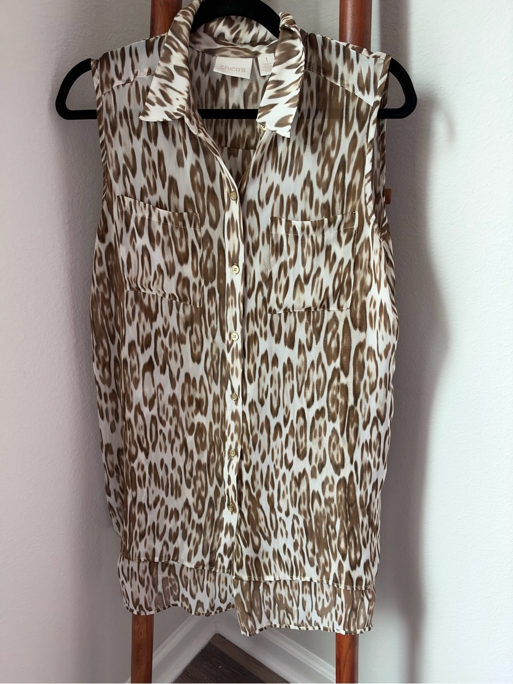 Chico's Sleeveless Leopard-Print Button Down in Brown and Cream Size 1/Medium